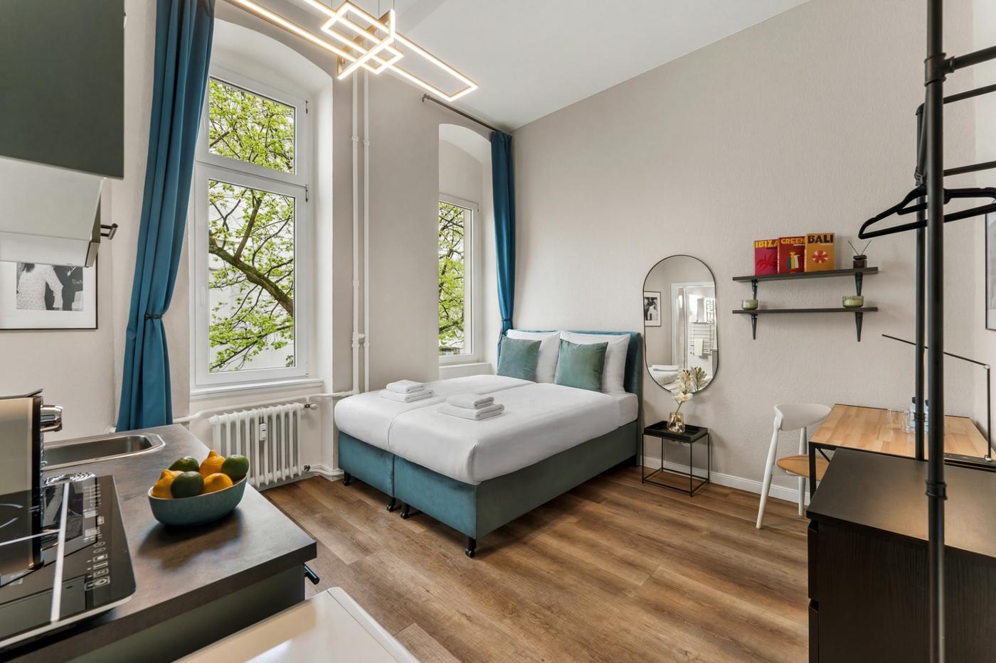 Studio with Kitchenette and King Size Bed at Motz19 Hotel Berlin - main view