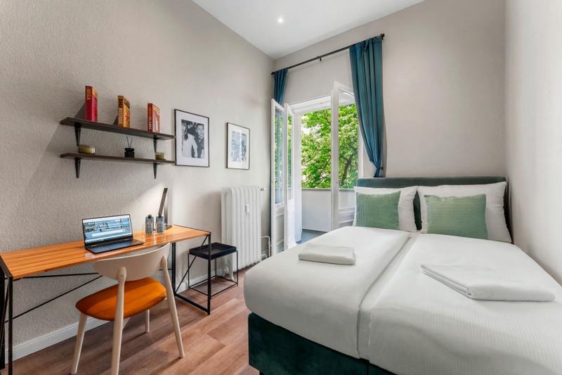 Studio with Kitchenette, Queen Size Bed and Balcony - view 1