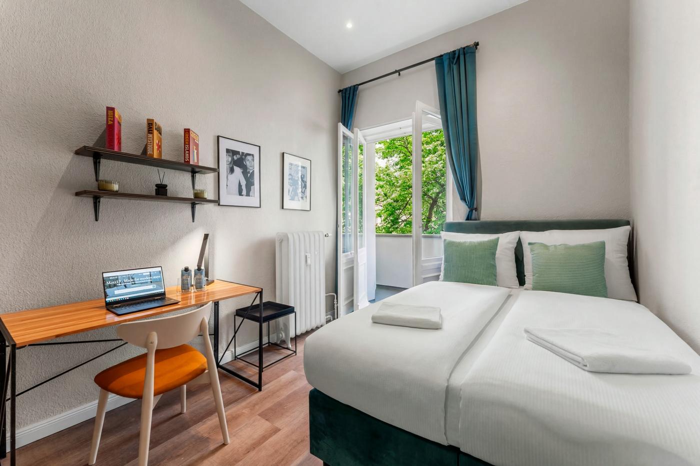 Studio with Kitchenette, Queen Size Bed and Balcony at Motz19 Hotel Berlin - main view